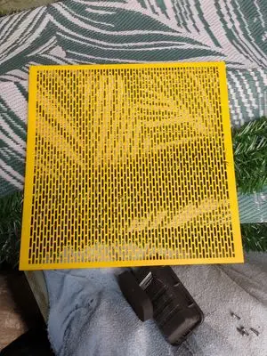 New Plastic National Queen Excluder